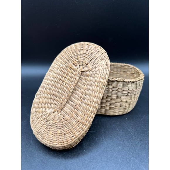 Vintage Sweet Grass Woven Oval‎ Basket With Lid - Picture 2 of 6